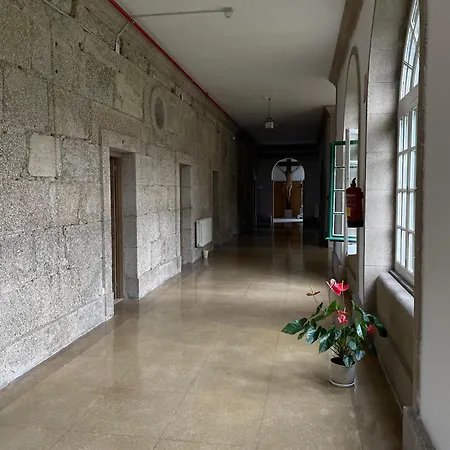 Casa Diocesana Via Lucis 2* 圣地亚哥－德孔波斯特拉