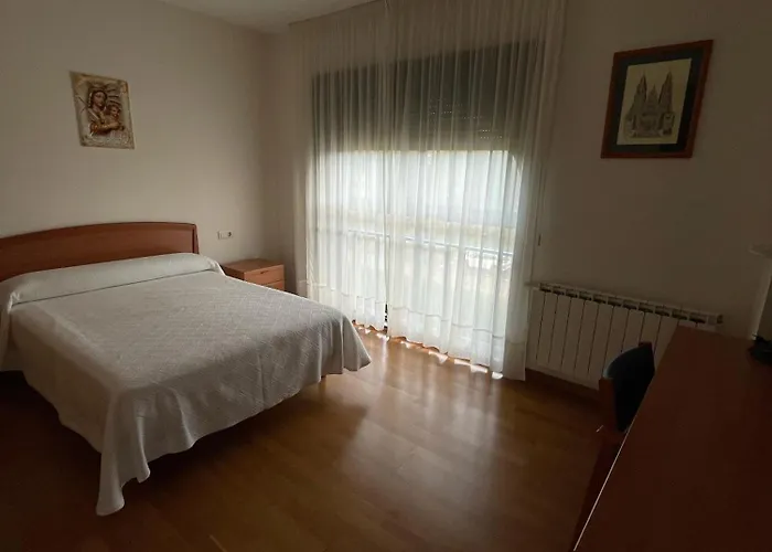 Casa Diocesana Via Lucis 招待所 2*